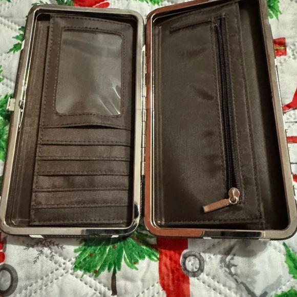 Wallets - Picture 3 of 4